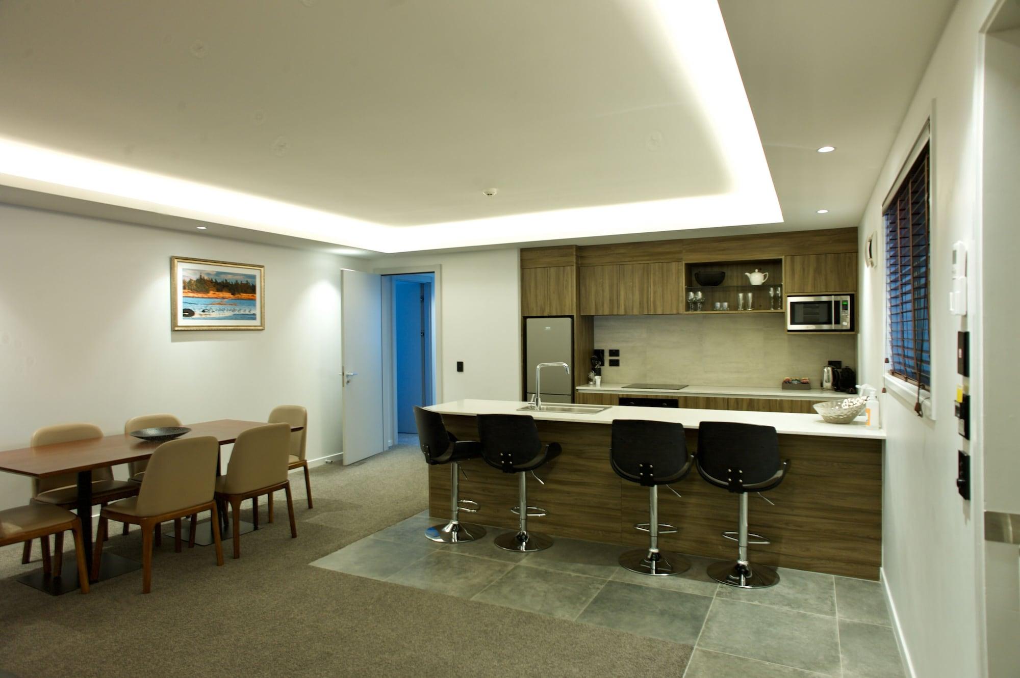 Regal Palms Resort Rotorua Exterior foto A kitchen in a serviced apartment